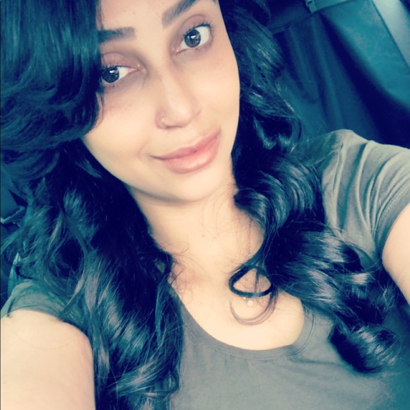 Meet your Posher, Amber - Picture 3 of 3